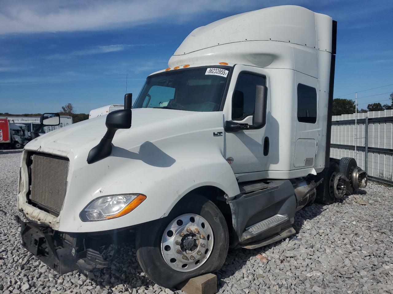 International Lt625 Image 3