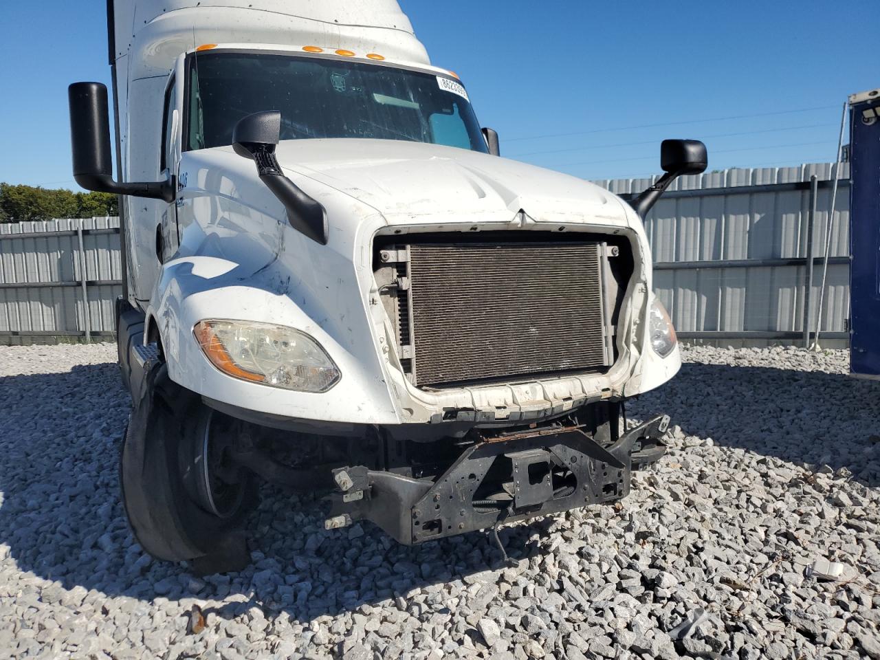 International Lt625 Image 2