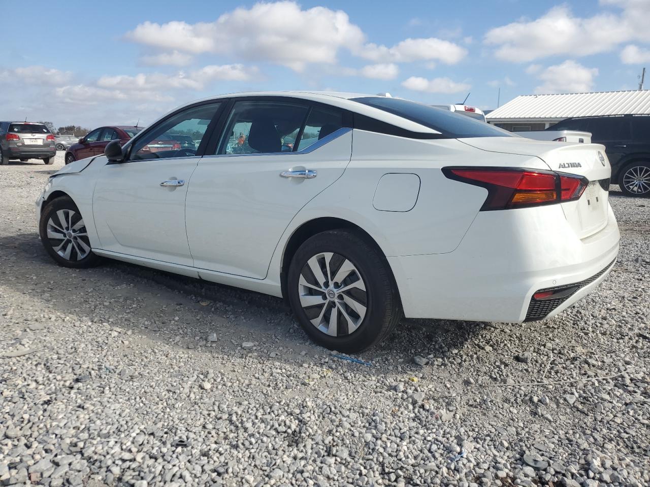 Nissan Altima S Image 2