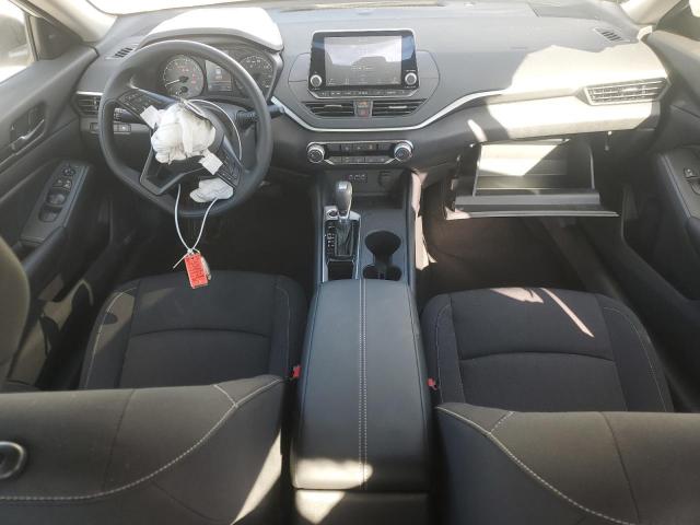 Nissan Altima S Image 8