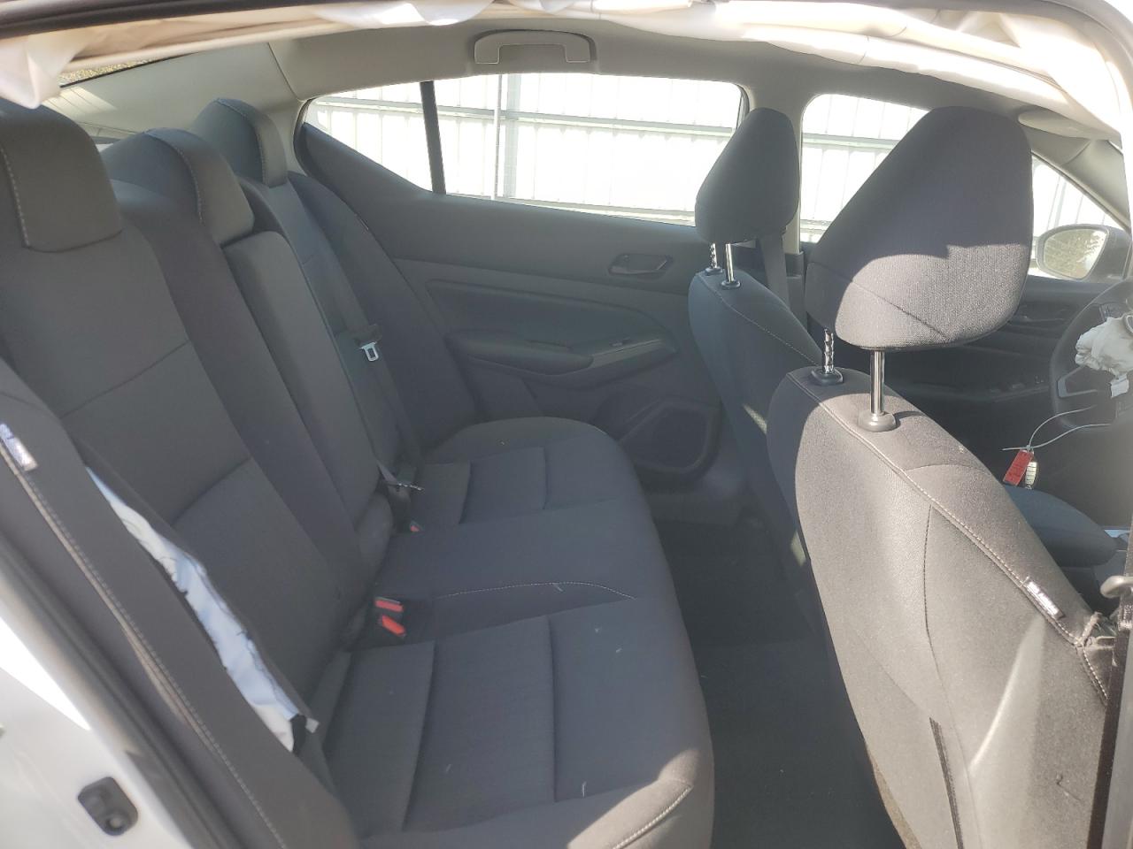 Nissan Altima S Image 10