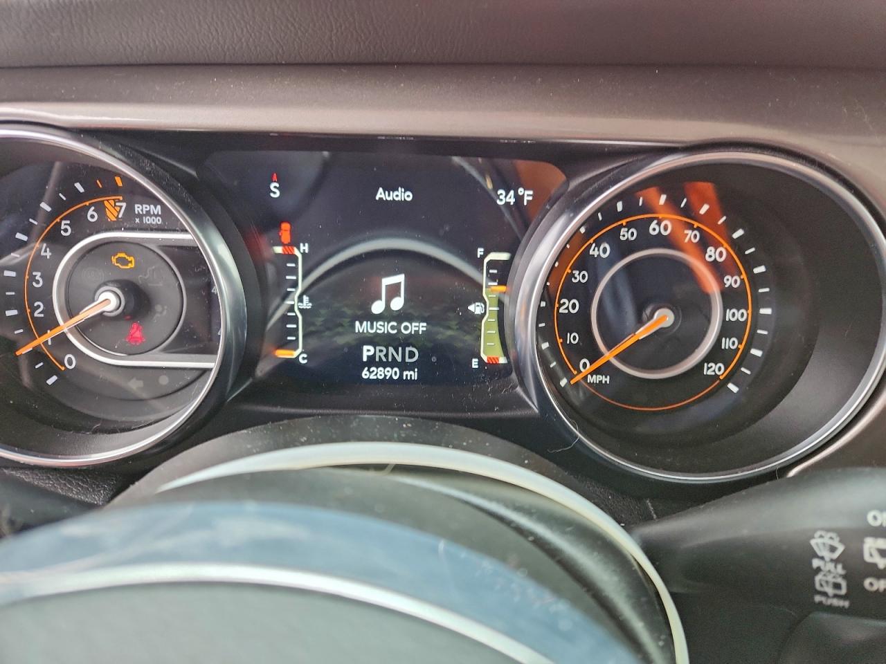 Jeep Wrangler Sahara Image 6