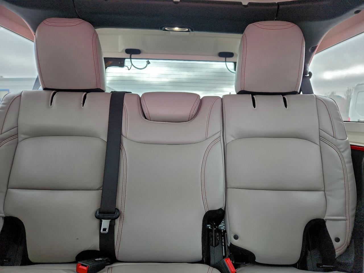 Jeep Wrangler Sahara Image 11