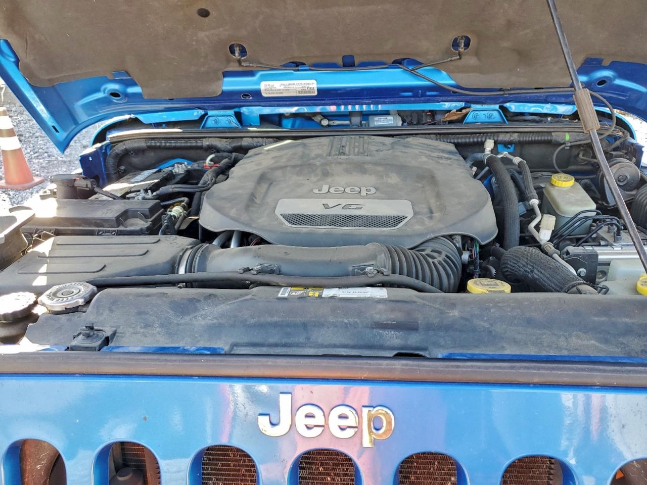 Jeep Wrangler Sahara Image 9