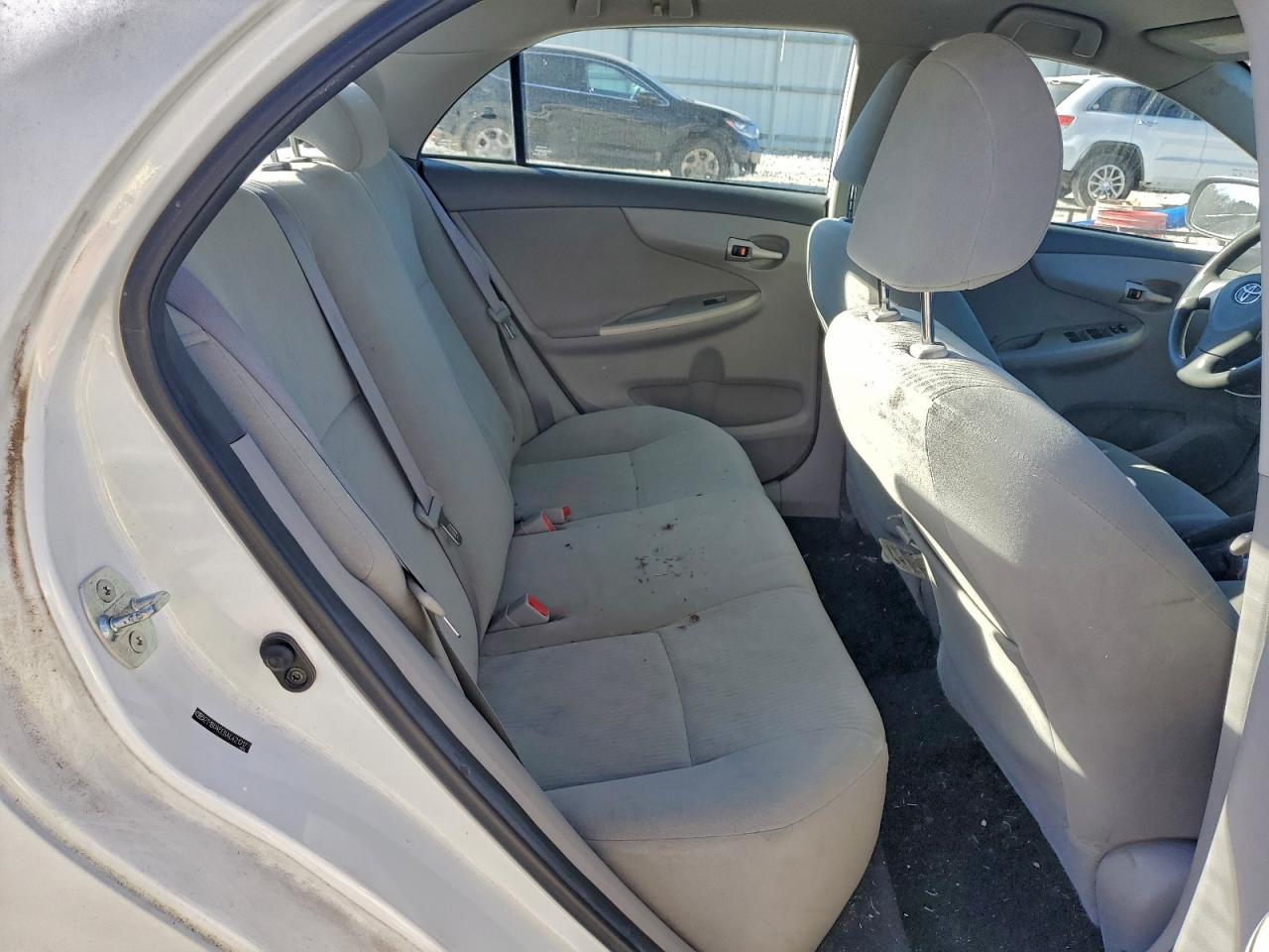 Toyota Corolla Base Image 3