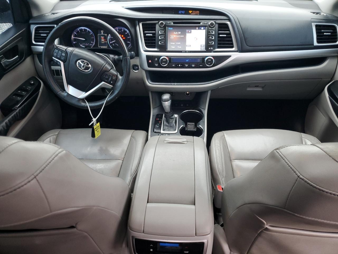 Toyota Highlander Xle Image 10