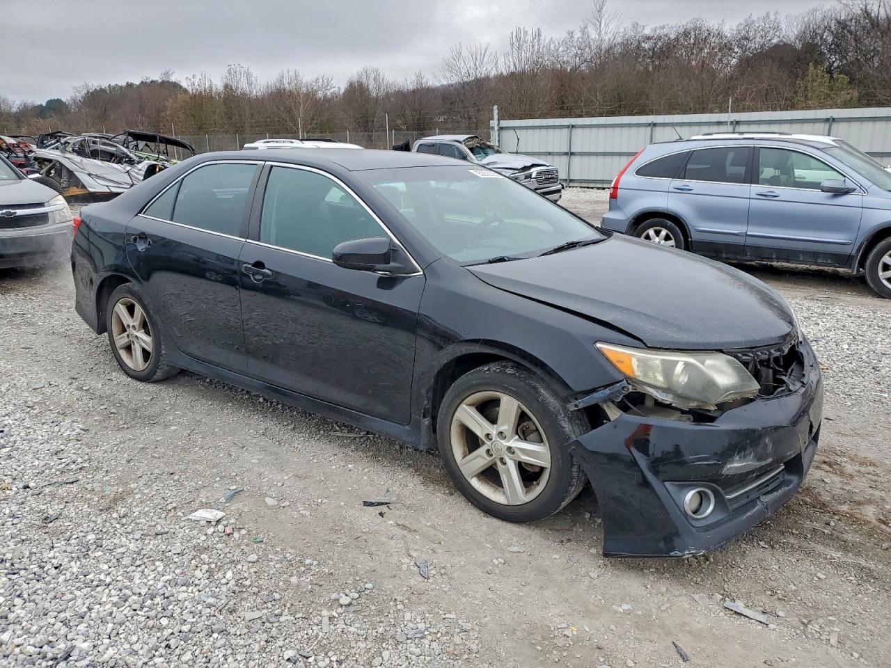 Toyota Camry L Image 7