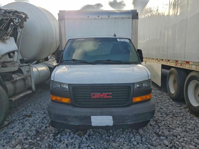 GMC Savana Cutaway G3500 Image 6