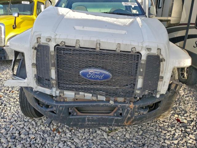 Ford F-650 Super Duty Image 4