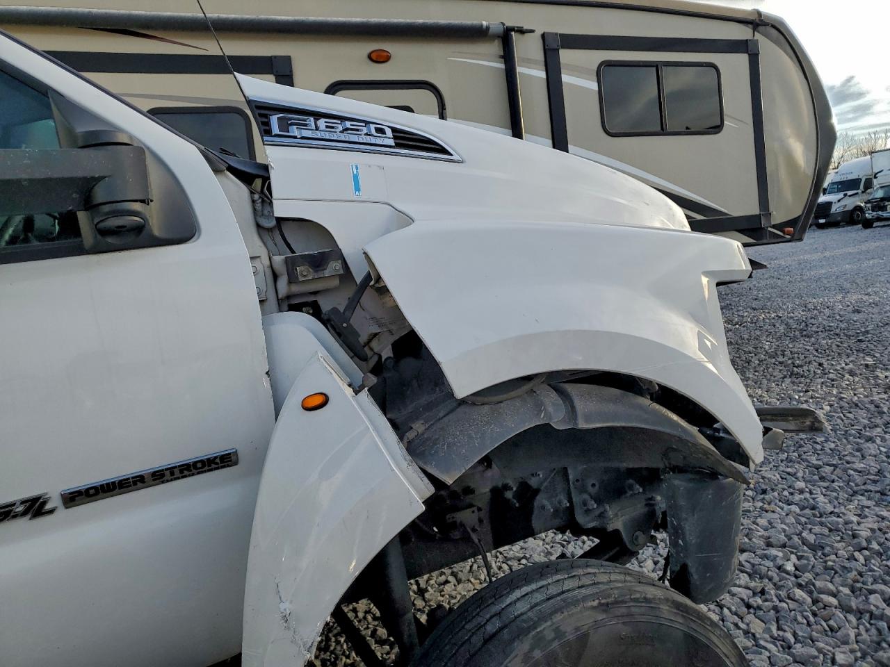 Ford F-650 Super Duty Image 6