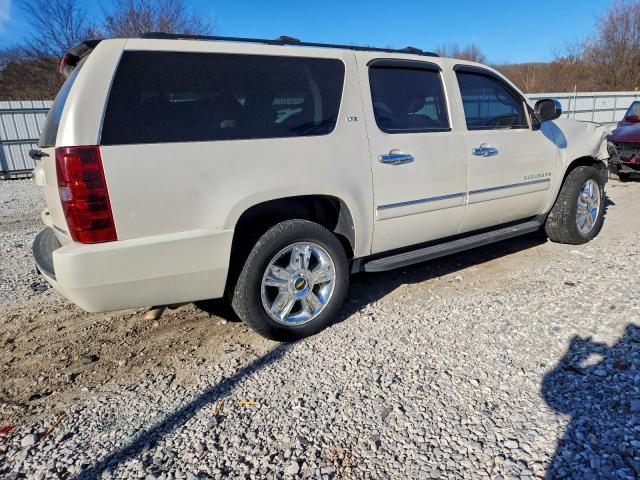 Chevrolet Suburban C1500 Ltz Image 3
