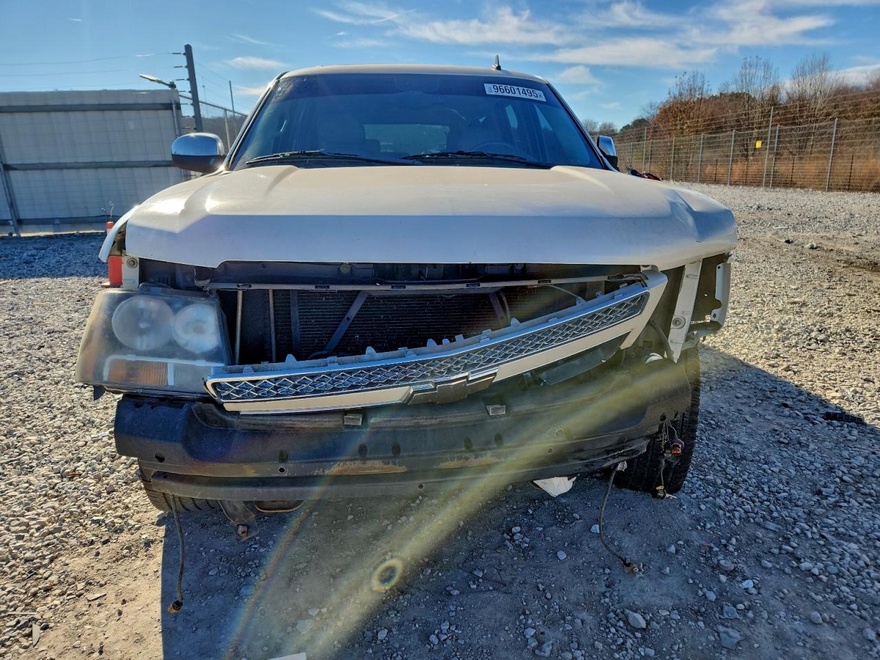 Chevrolet Suburban C1500 Ltz Image 2