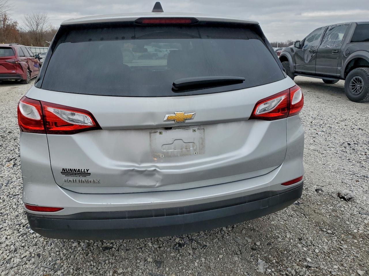Chevrolet Equinox Ls Image 2