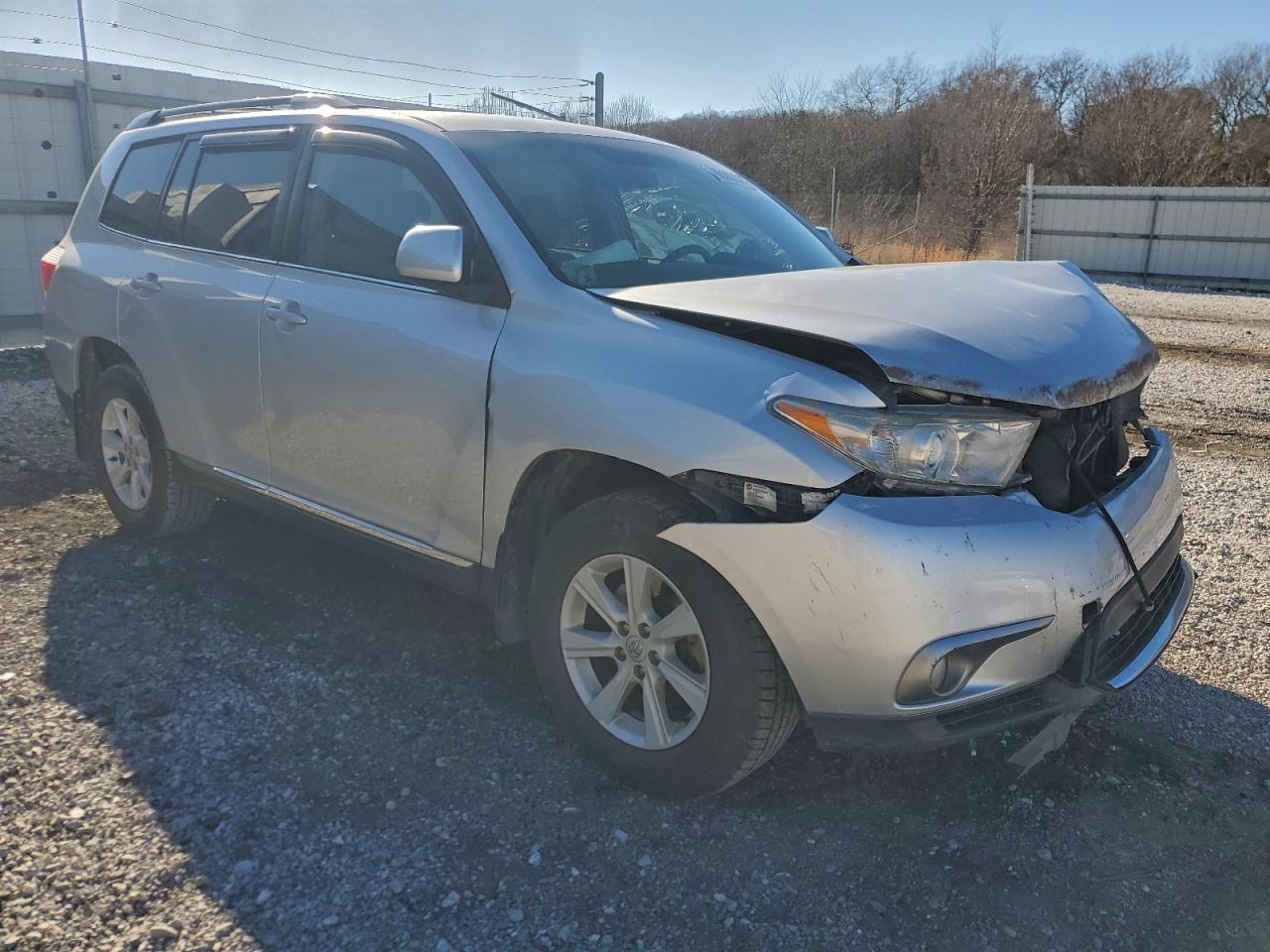 Toyota Highlander Base Image 2