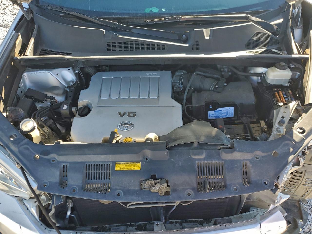 Toyota Highlander Base Image 10