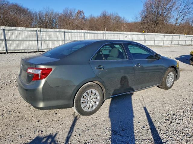 Toyota Camry L Image 8