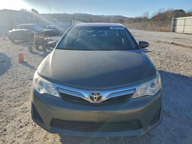 Toyota Camry L Image 9