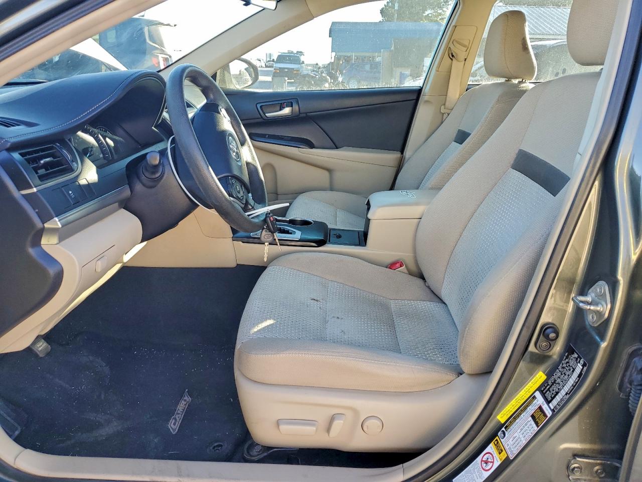 Toyota Camry L Image 4