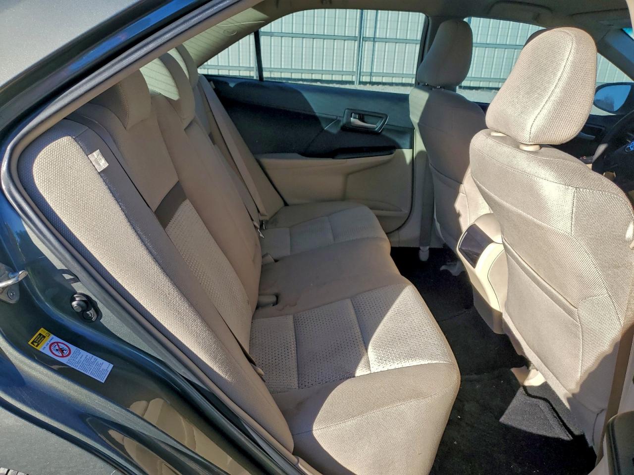 Toyota Camry L Image 6