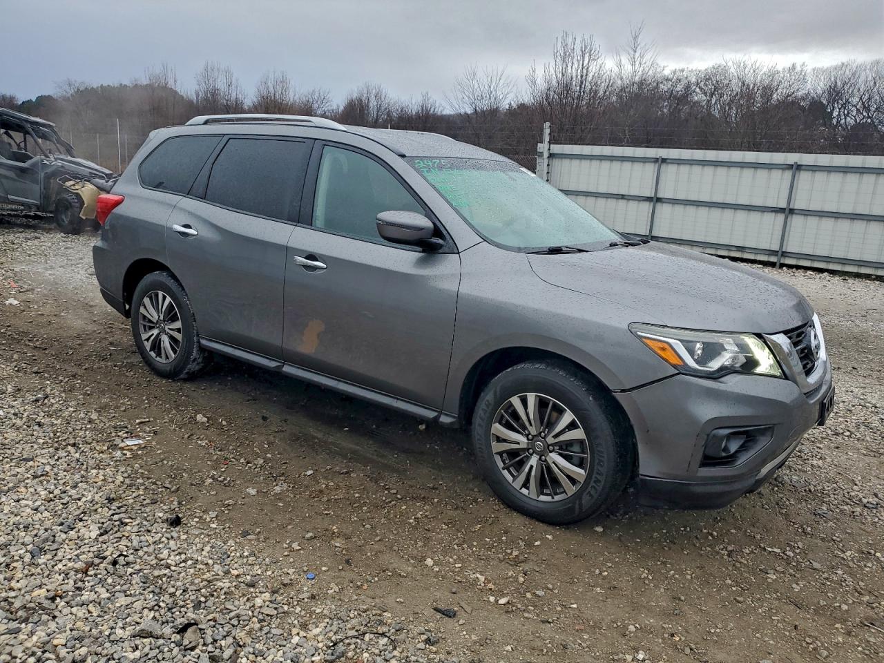 Nissan Pathfinder S Image 5