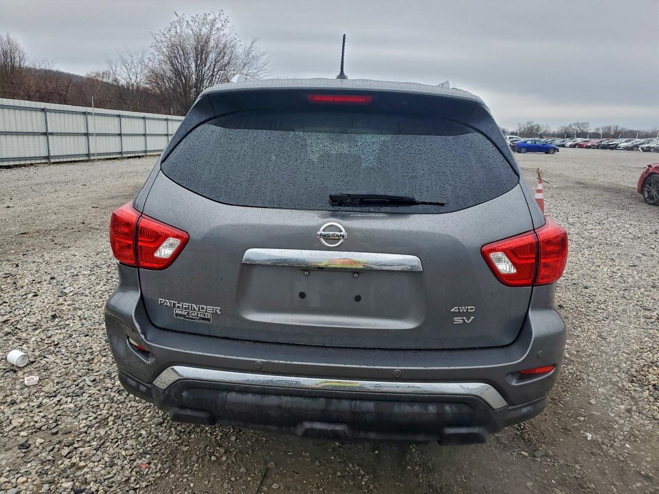 Nissan Pathfinder S Image 7