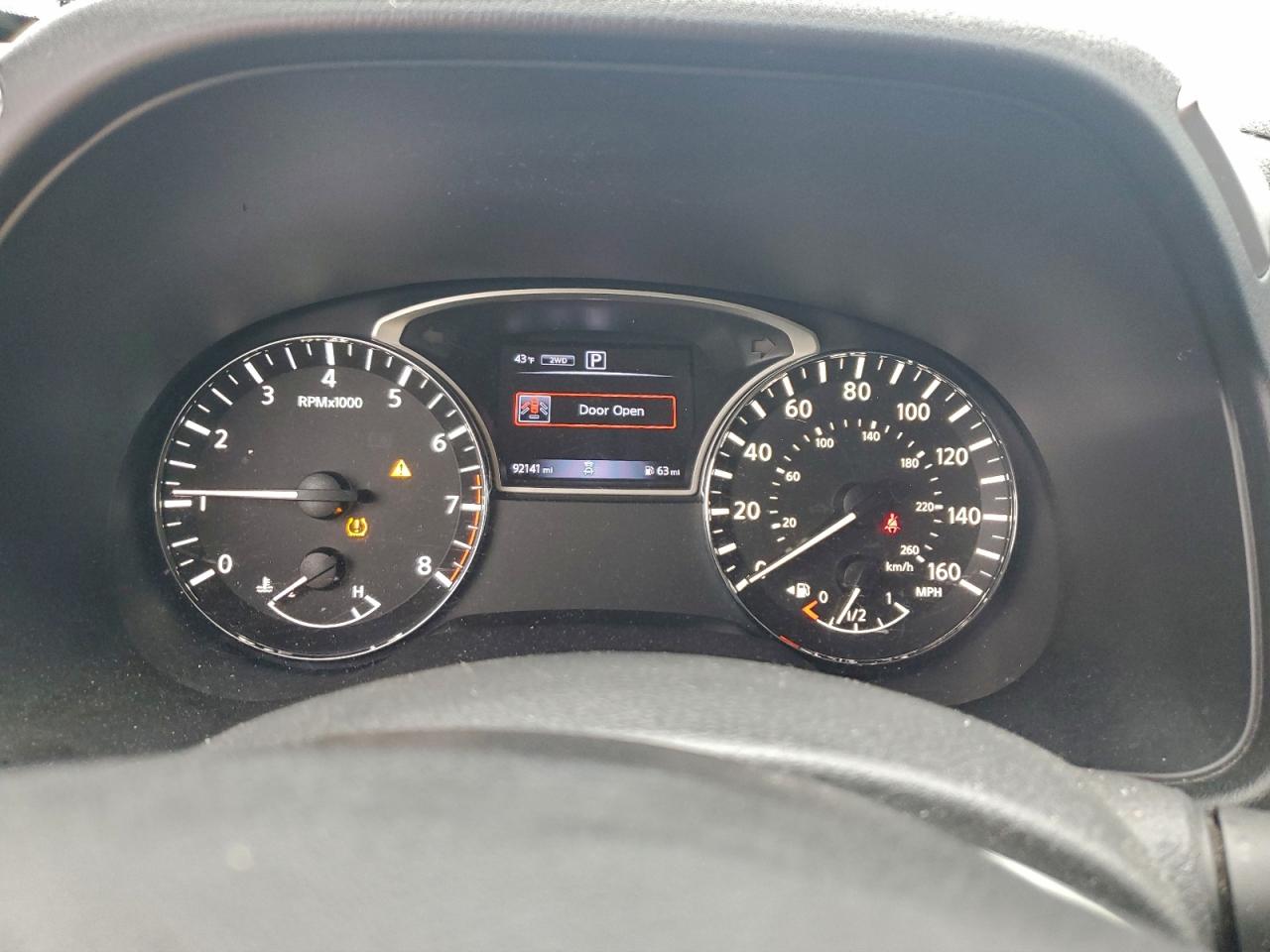 Nissan Pathfinder S Image 6