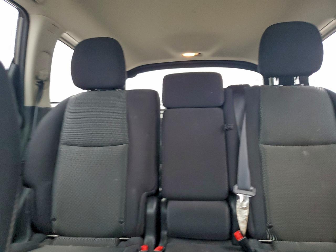 Nissan Pathfinder S Image 10