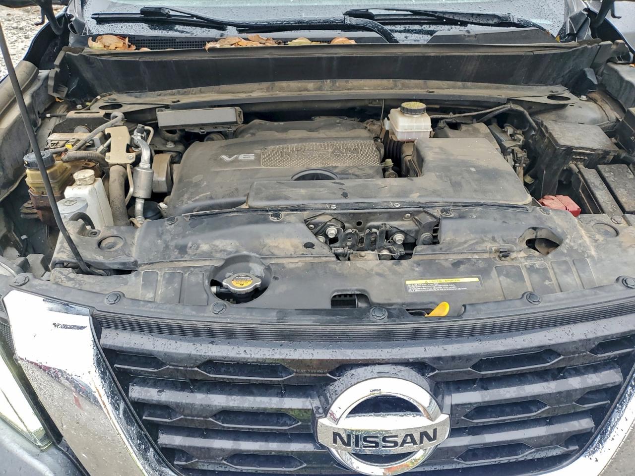 Nissan Pathfinder S Image 9