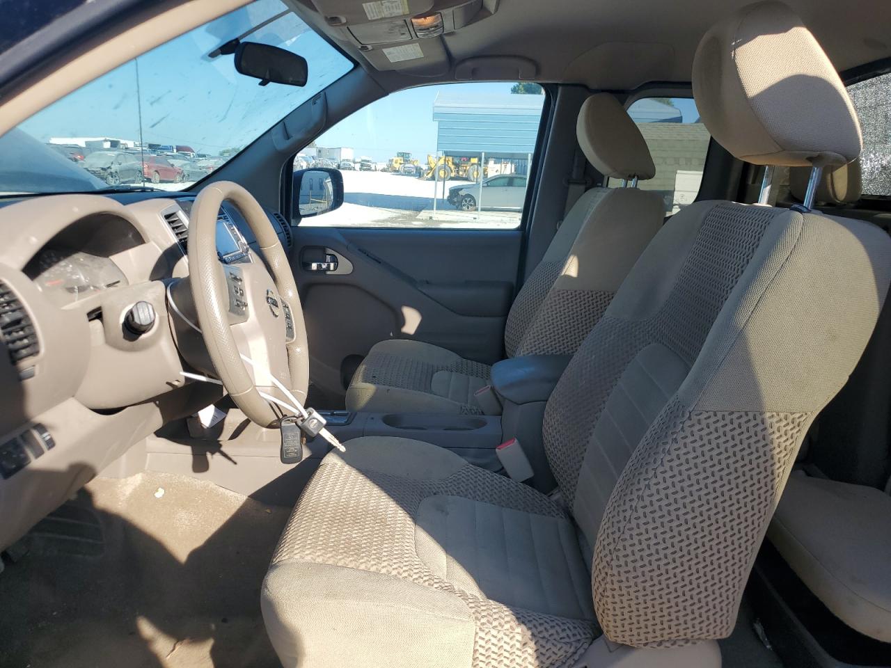 Nissan Frontier S Image 8