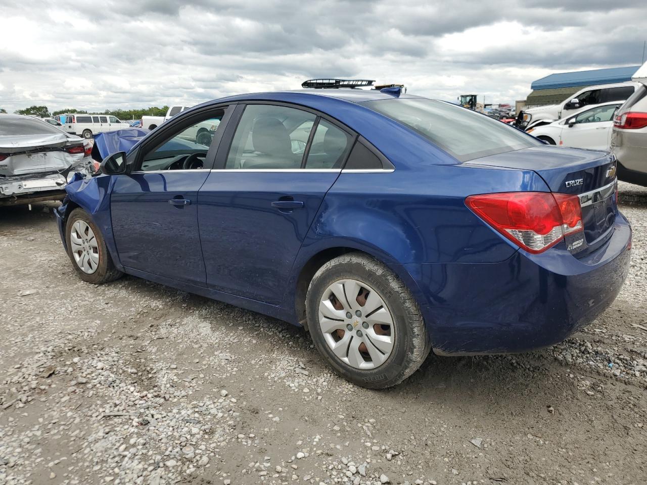 Chevrolet Cruze Ls Image 2