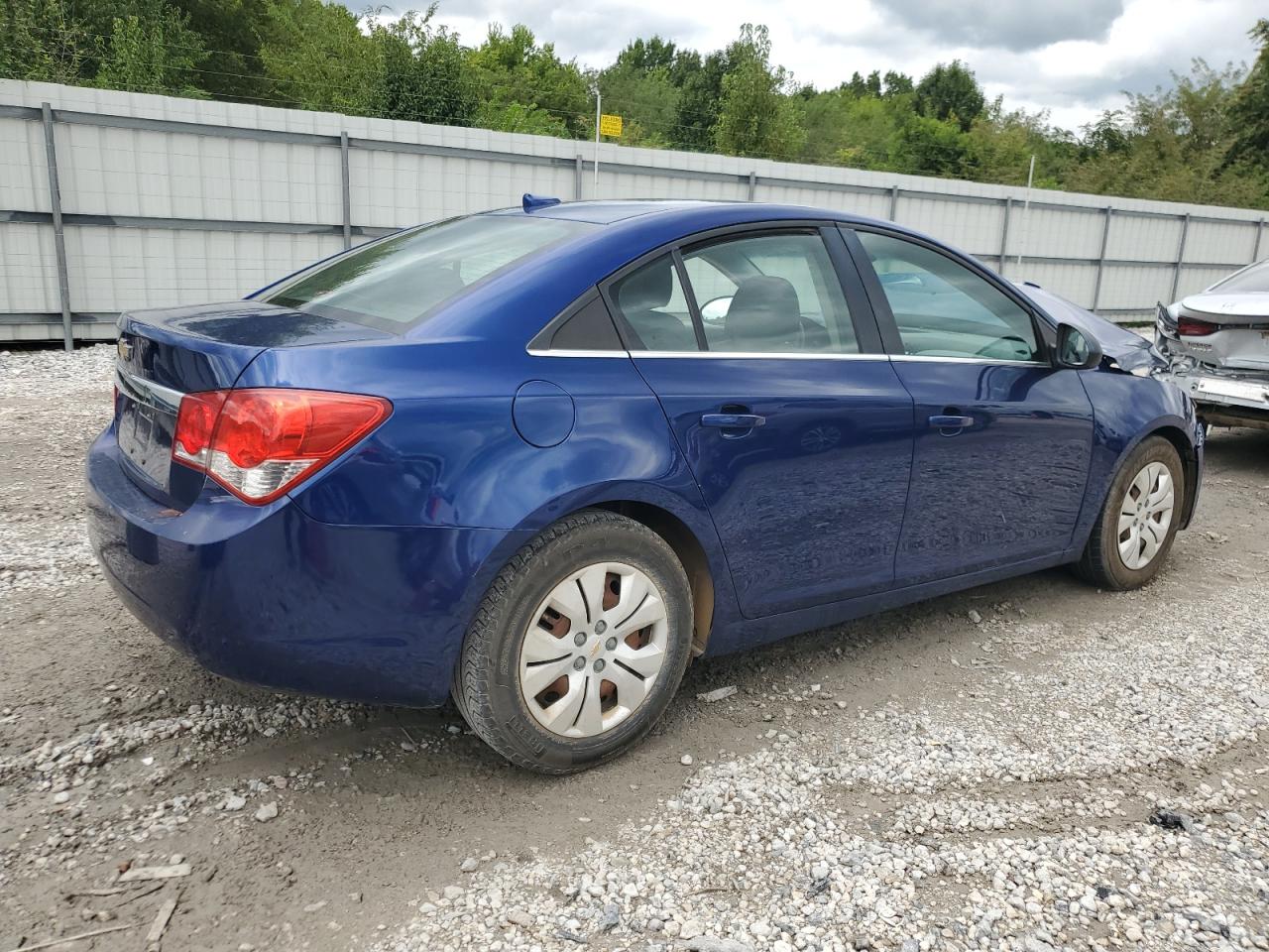 Chevrolet Cruze Ls Image 6