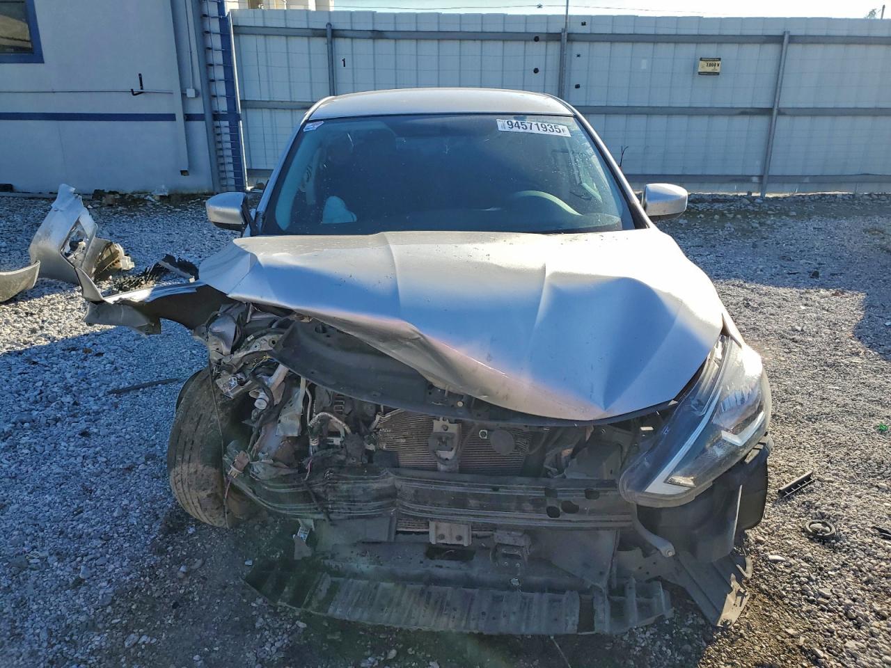 Nissan Sentra S Image 4