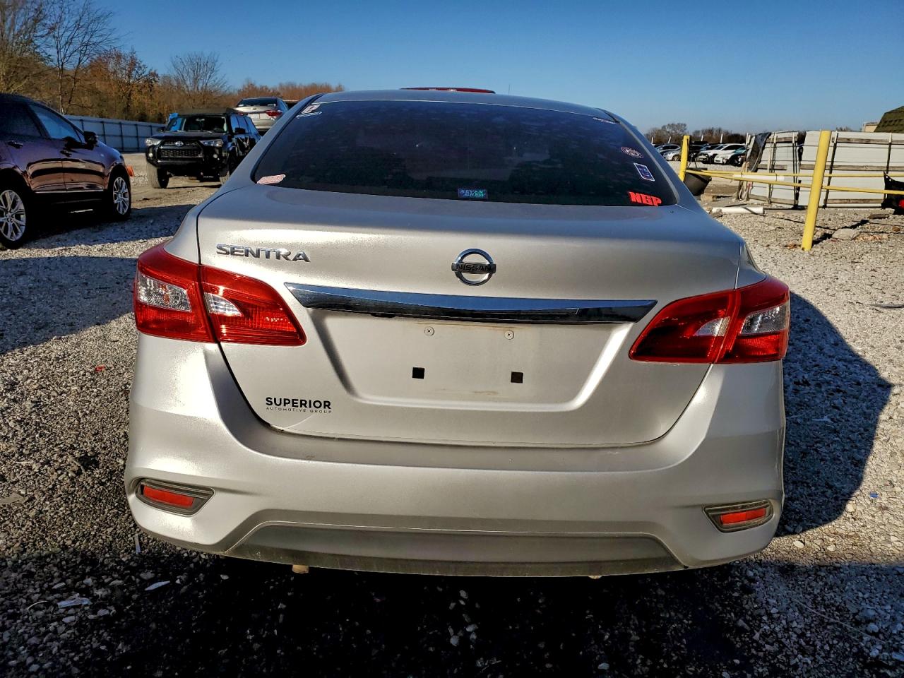 Nissan Sentra S Image 2