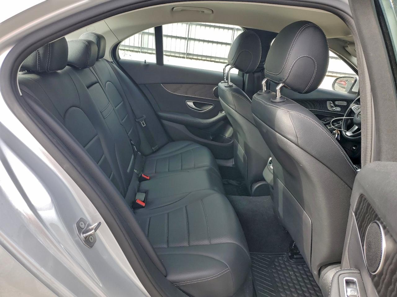 Mercedes-Benz C-Class 300 4matic Image 2