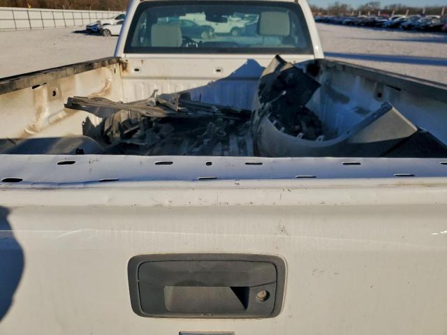 Chevrolet Silverado C1500 Image 2