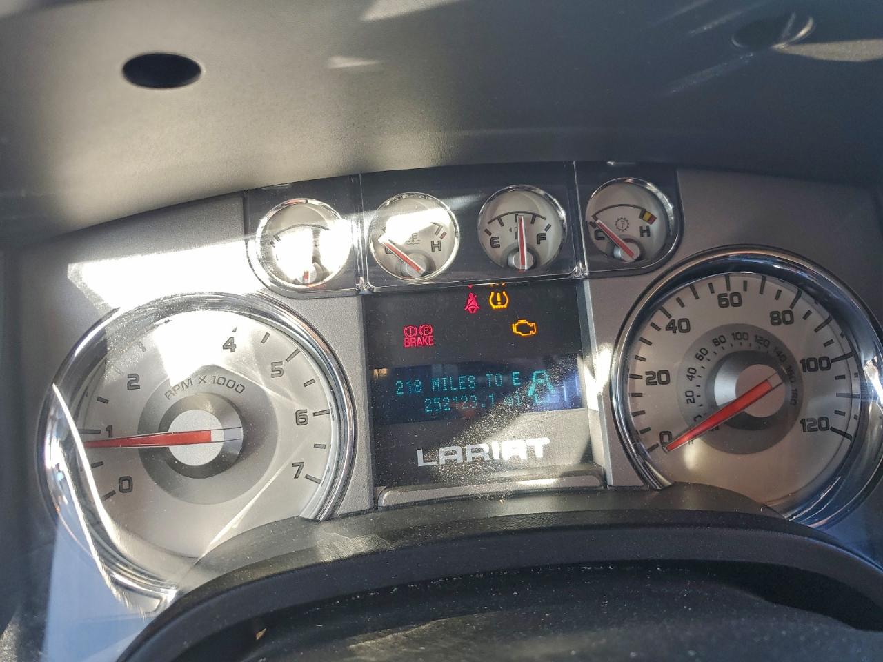 Ford F-150 Supercrew Image 4