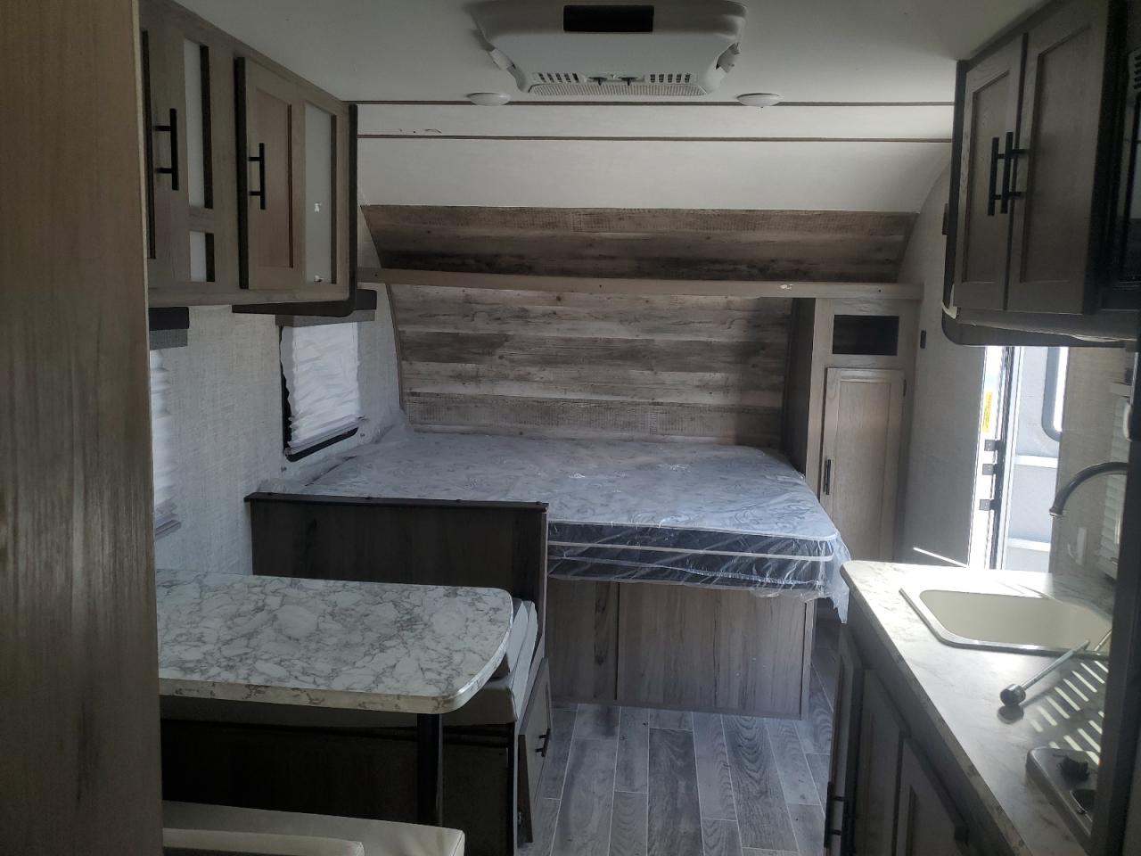 Gulf Stream Ameri Lite Image 2