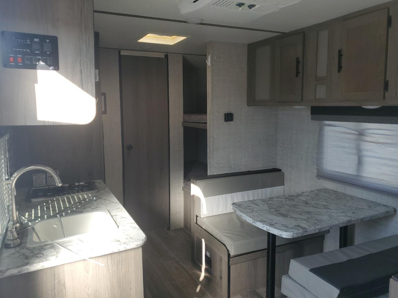 Gulf Stream Ameri Lite Image 3