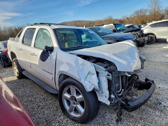 Chevrolet Avalanche Lt Image 12