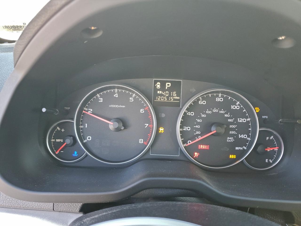 Subaru Outback 2.5i Image 5