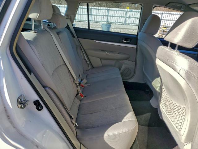 Subaru Outback 2.5i Image 13