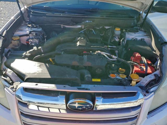 Subaru Outback 2.5i Image 12