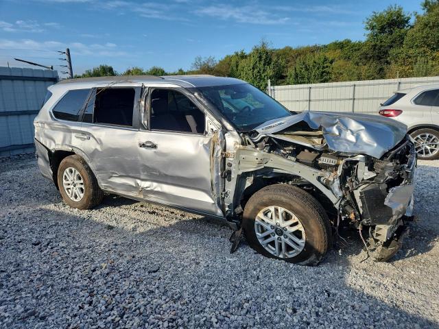 Toyota Sequoia Sr5 Image 3