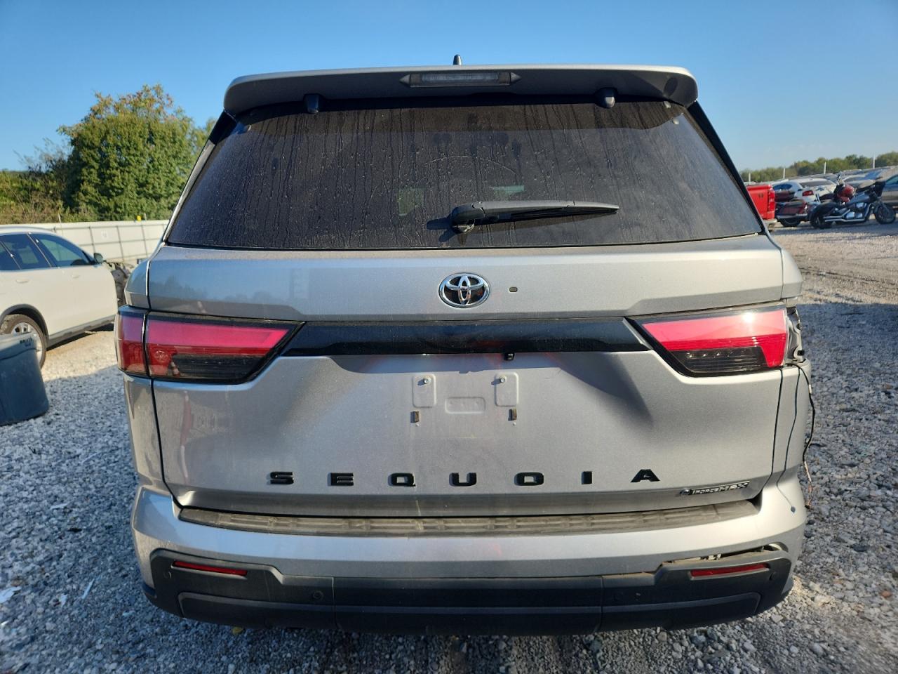 Toyota Sequoia Sr5 Image 6