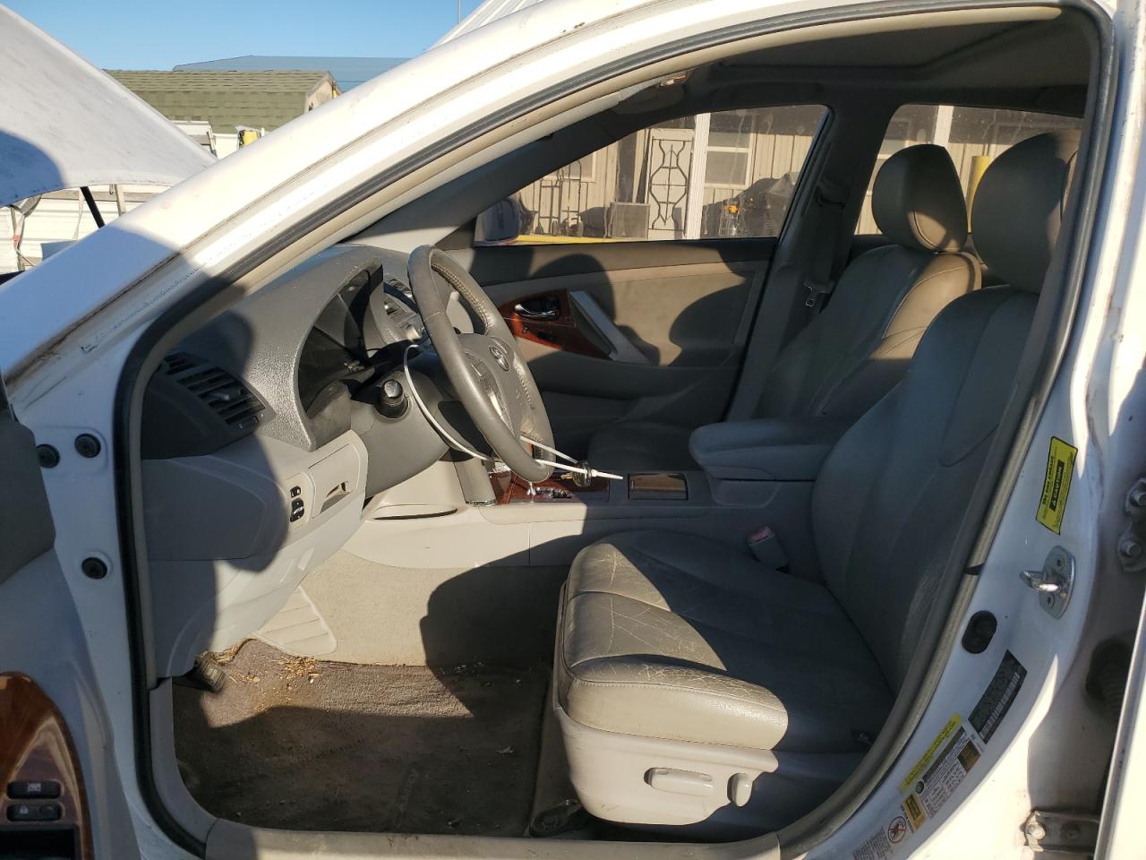 Toyota Camry Base Image 8