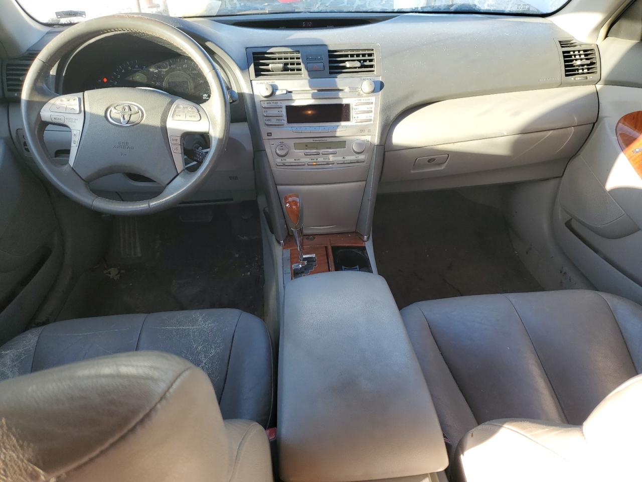 Toyota Camry Base Image 10