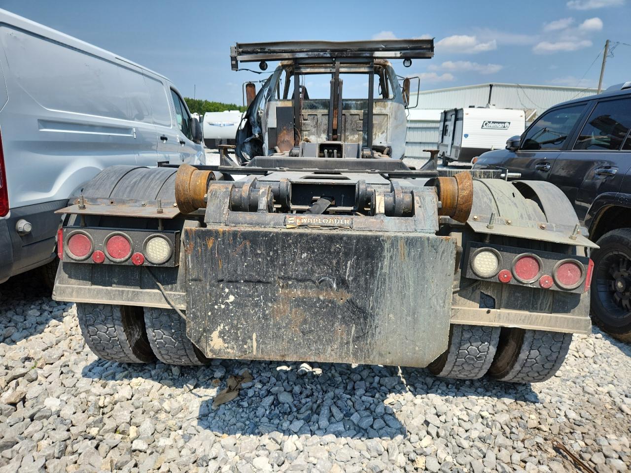 Ford F-750 Super Duty Image 12