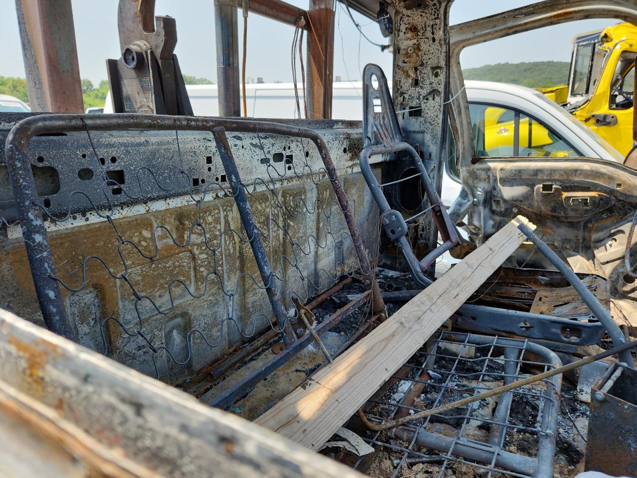 Ford F-750 Super Duty Image 8