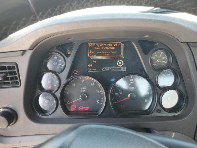 Peterbilt Tractor 579 Image 2