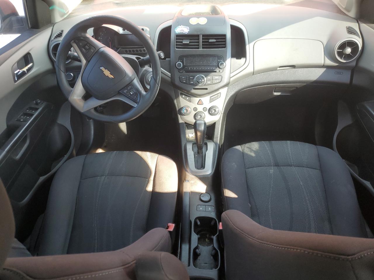 Chevrolet Sonic Lt Image 3